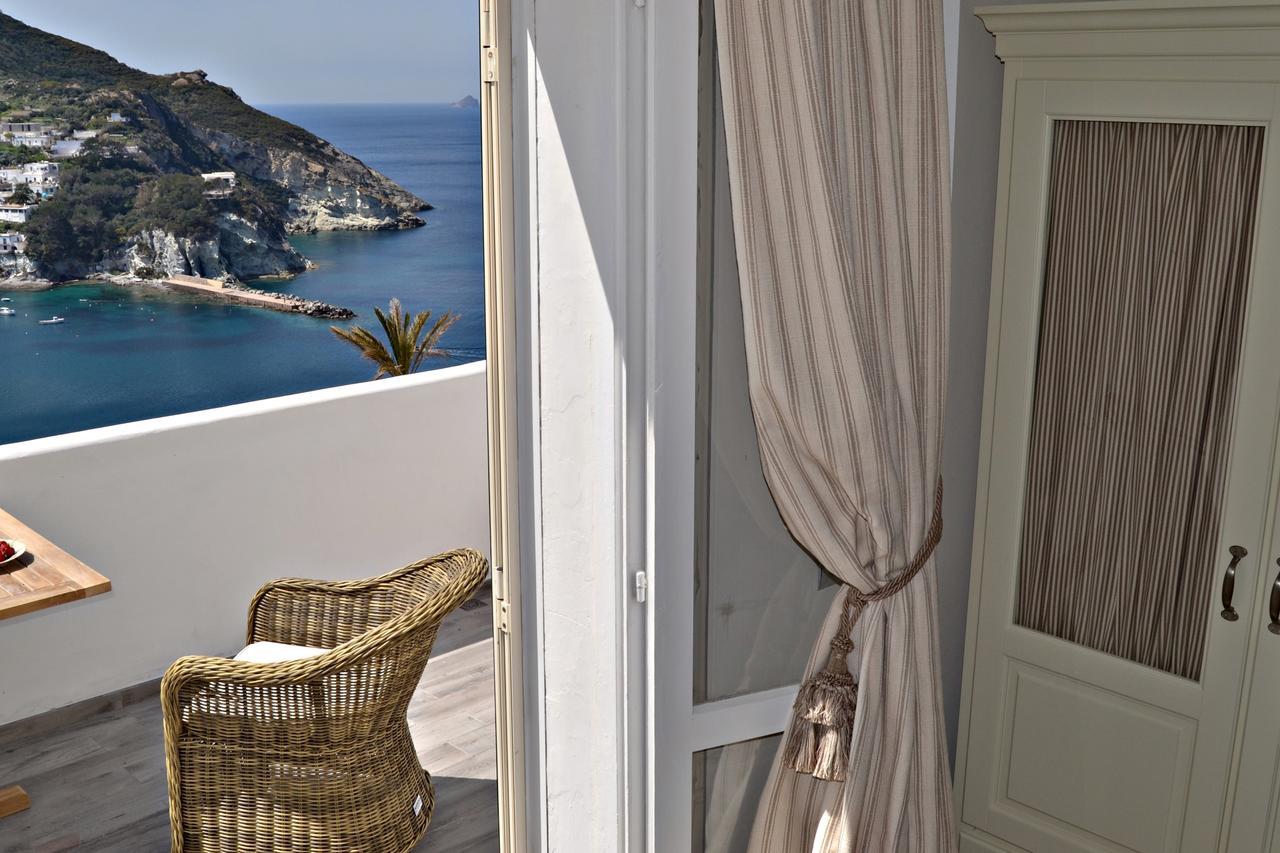 Maridea Casa Vacanza- Le Alcove Sul Mare Suites Ponza Exteriör bild