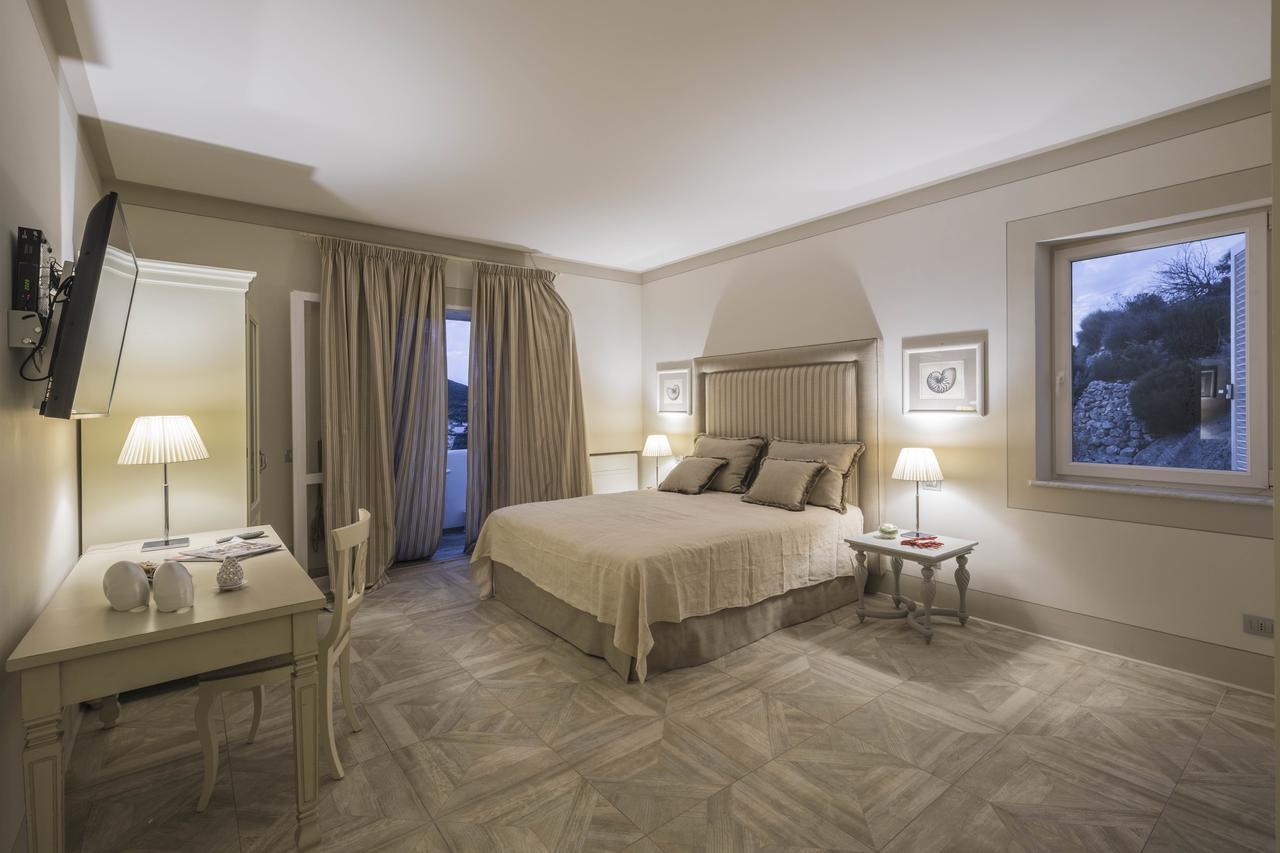Maridea Casa Vacanza- Le Alcove Sul Mare Suites Ponza Exteriör bild