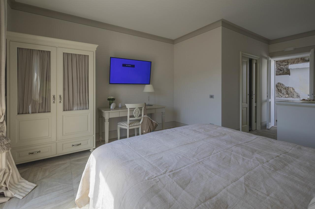 Maridea Casa Vacanza- Le Alcove Sul Mare Suites Ponza Exteriör bild